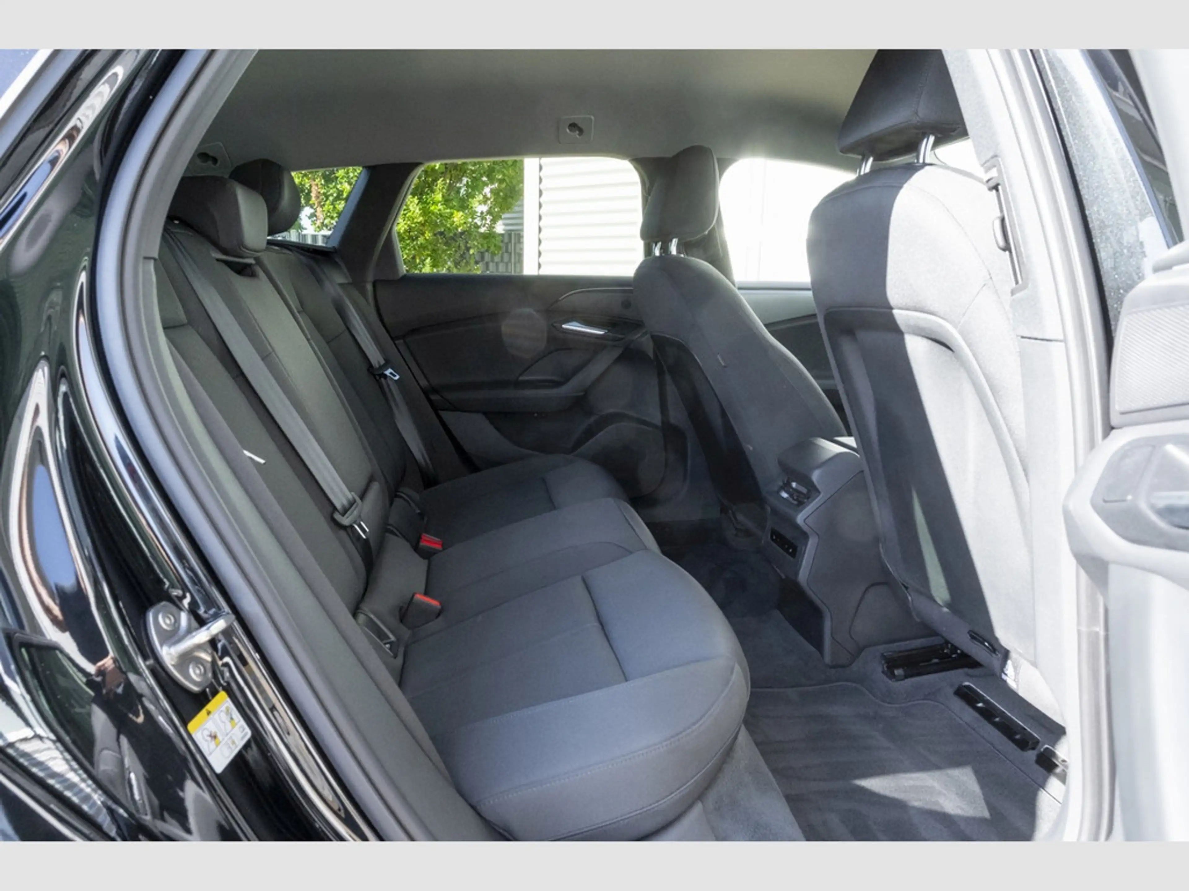 Audi A6 e-tron — photo 11