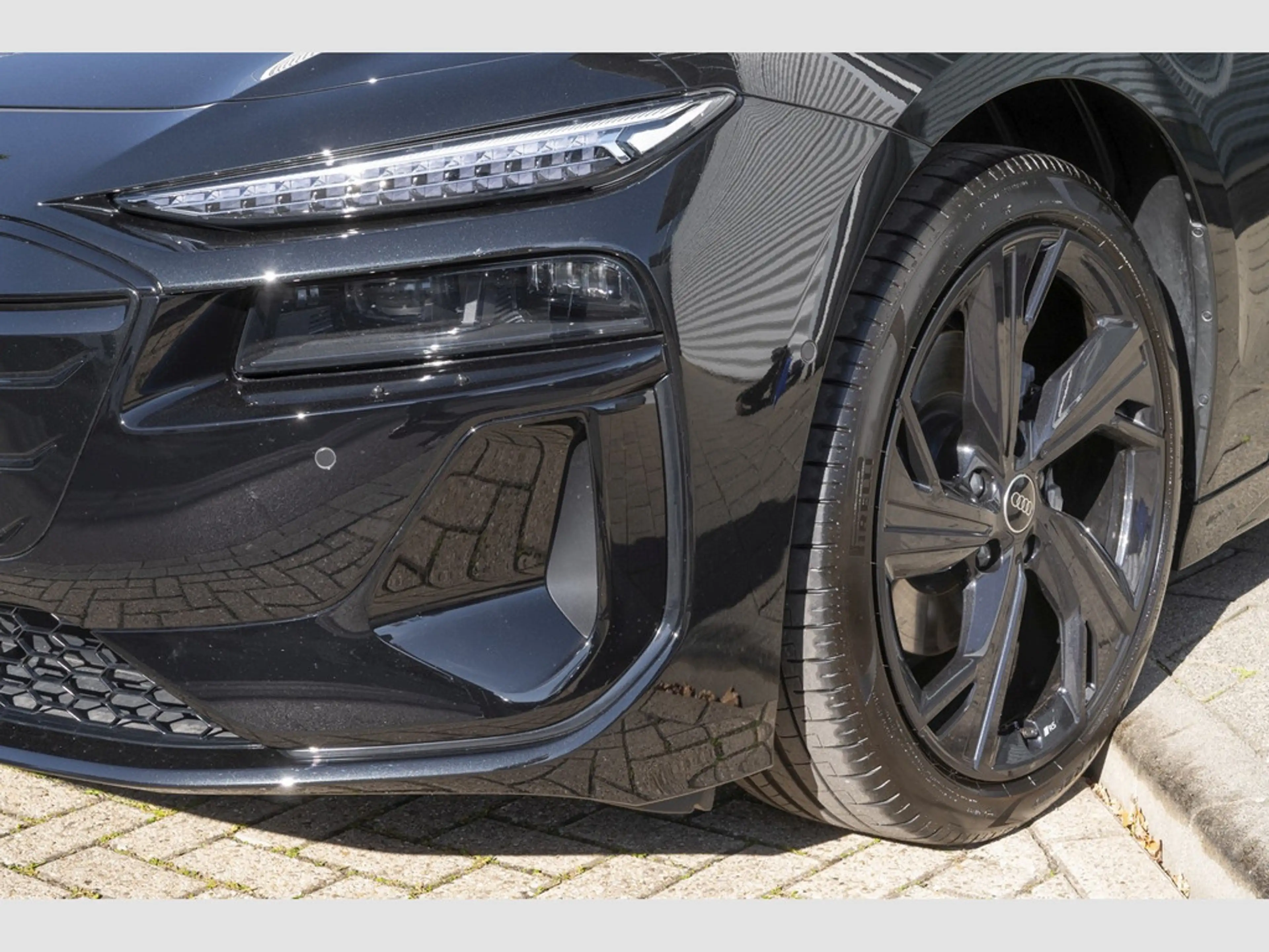 Audi A6 e-tron — photo 6