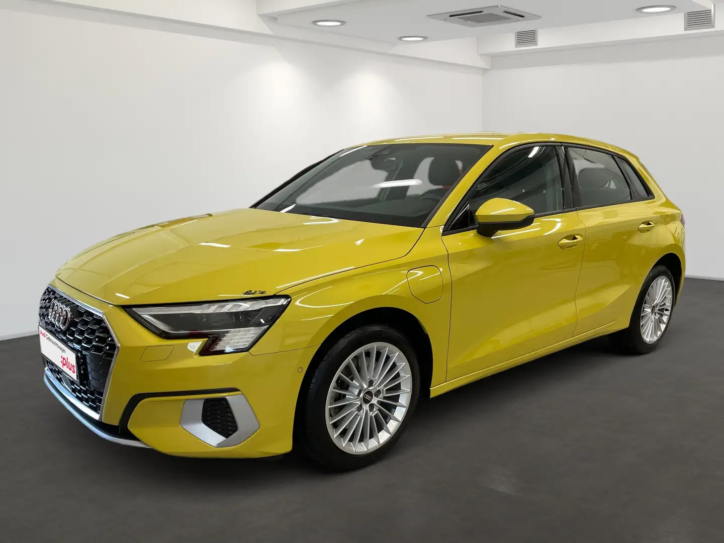 Audi A3 Sportback 40 TFSI e advanced *MATRIX*KAMERA*NAVI* Gelb - 2