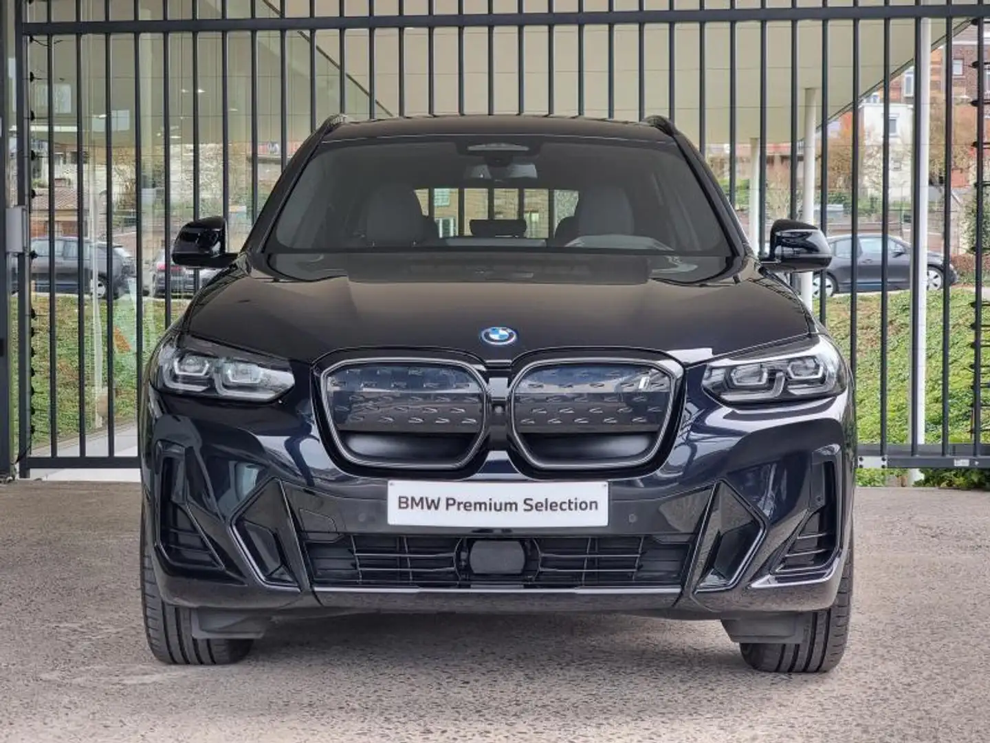 BMW iX3 Impressive Schwarz - 2