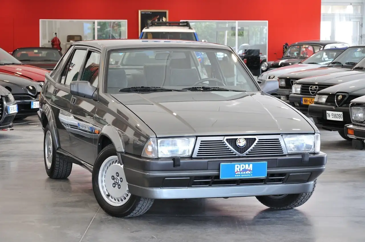 Alfa Romeo 75