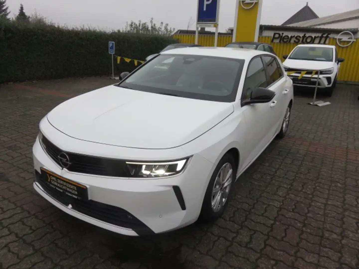 Opel Astra Elegance, AHZ, Sitzh. LED Weiß - 1