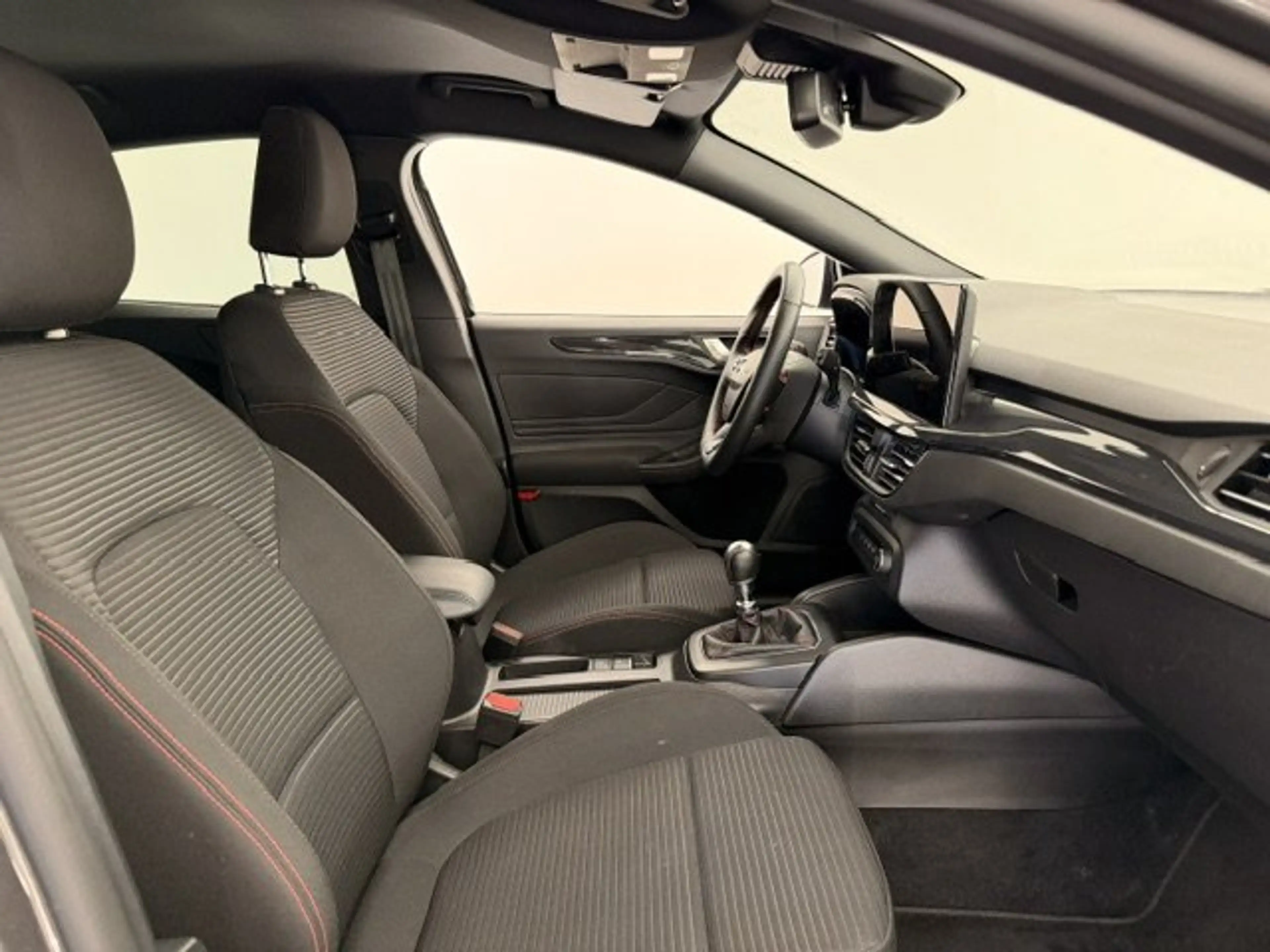 Ford Focus ST-LINE HYBRID BENZINE 27000KM!!!! — photo 13