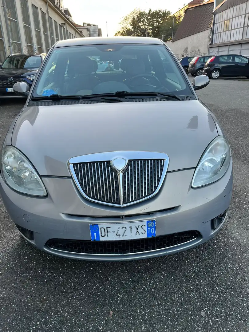 Lancia Ypsilon Ypsilon II 2007 1.4 16v Oro Giallo 6m Auriu - 1