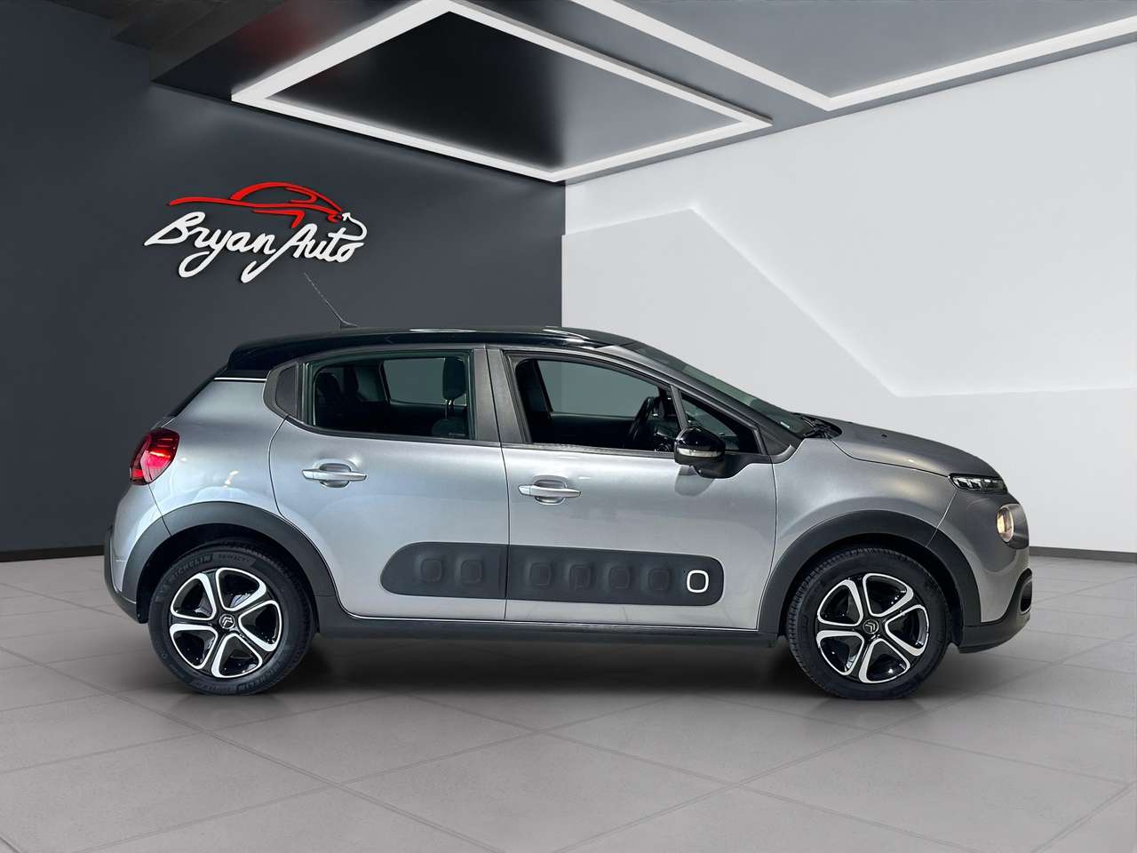 Citroen C3 1.2 puretech Shine 83CV