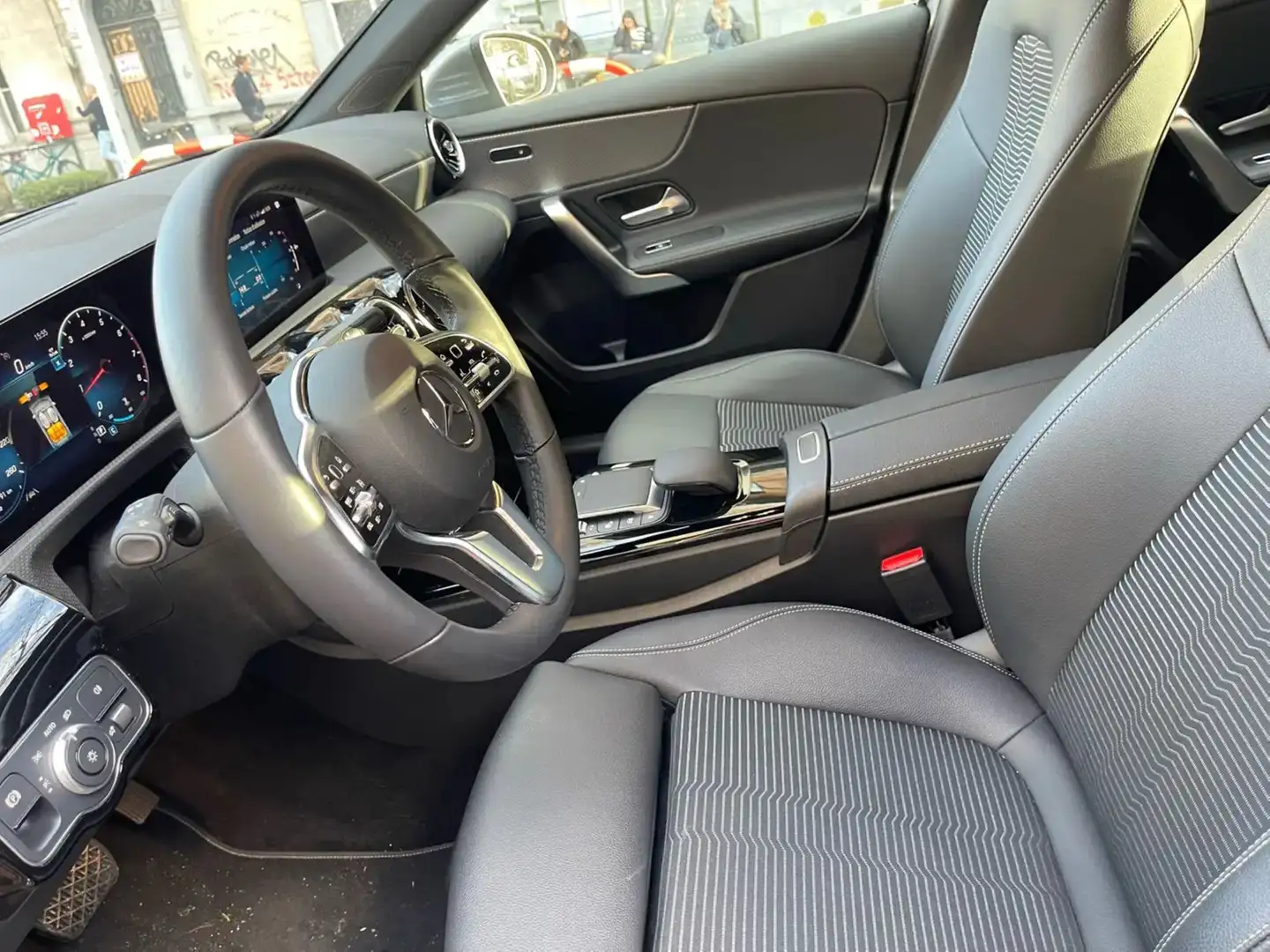 Mercedes-Benz A 180 A 180 Classe 7G-DCT Business Line Gris - 2