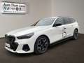 BMW i5 M60 xDrive Touring Weiß - thumbnail 2