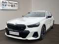 BMW i5 M60 xDrive Touring Weiß - thumbnail 1