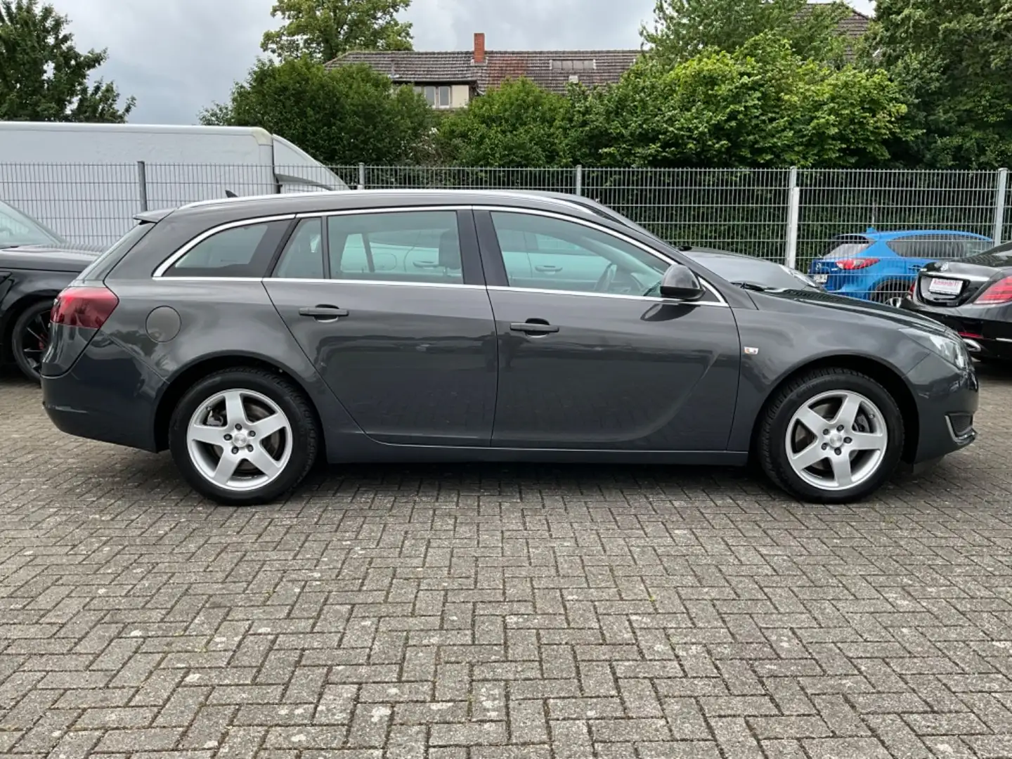 Opel Insignia A Sports Tourer Innovation*Navi*AHK*Bi- Grijs - 1