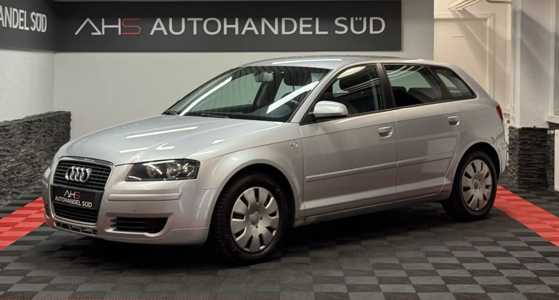 Audi A3 1.6 FSI Ambiente Argent - 1