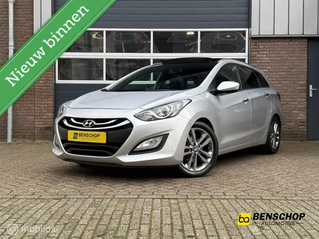 Hyundai i30 Wagon 1.6 GDi Go! Panodak Navi Camera Climate Wint
