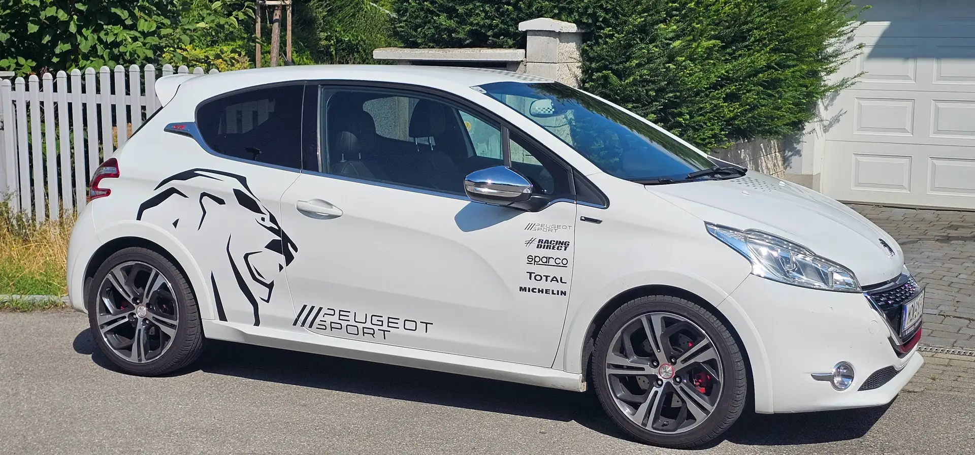Peugeot 208 208 1,6 THP 200 GTI GTI Weiß - 1