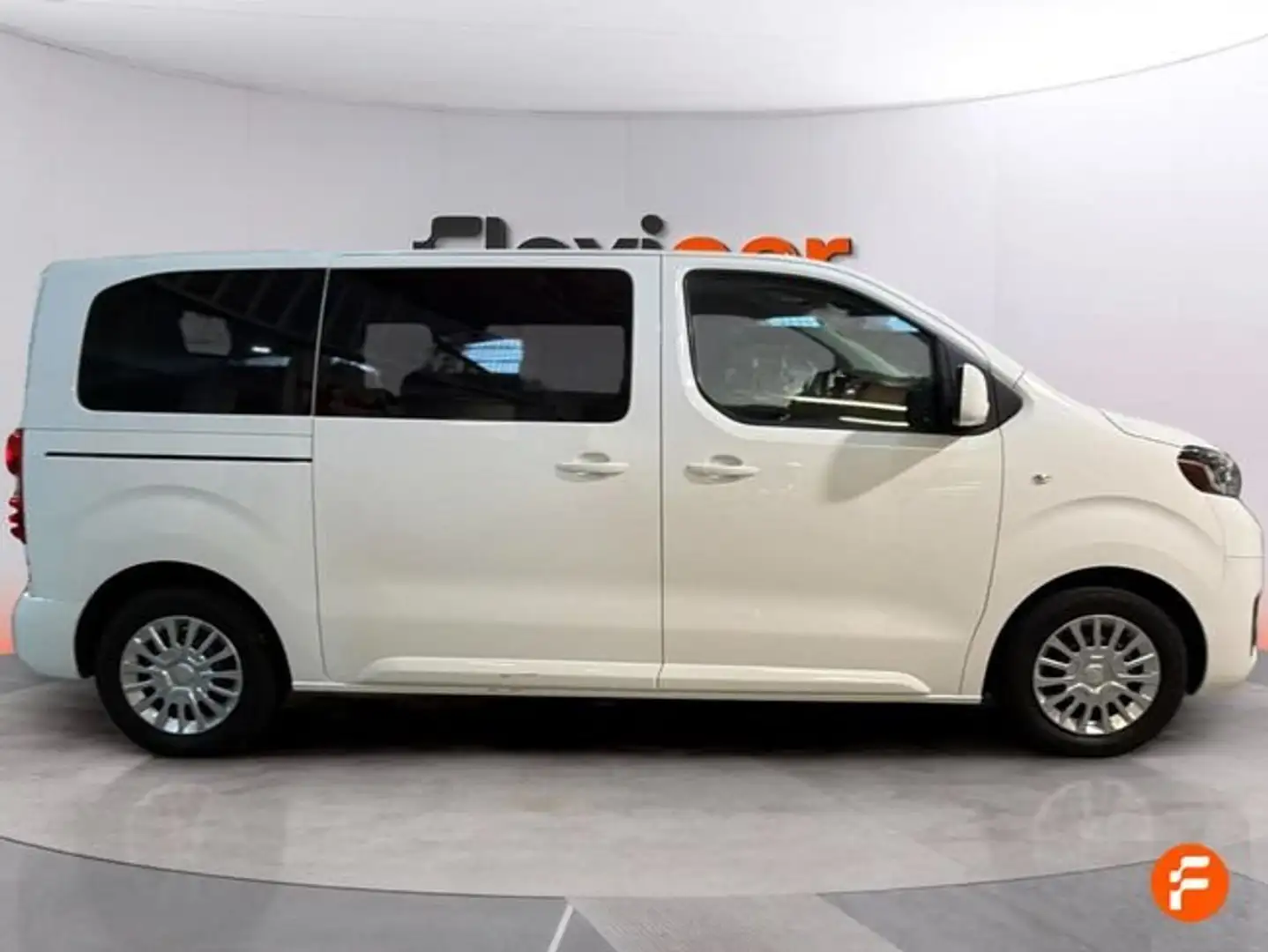 Toyota Proace 1.5D 96kW Family Active 9 PLAZAS ( 3+3+3 ) - 5P (2 Blanco - 2
