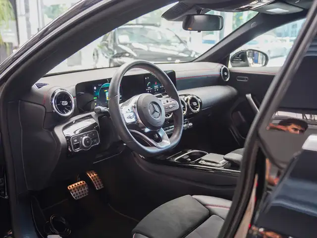 Mercedes-Benz CLA view 15