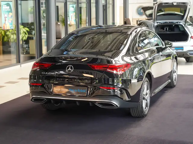 Mercedes-Benz CLA view 3