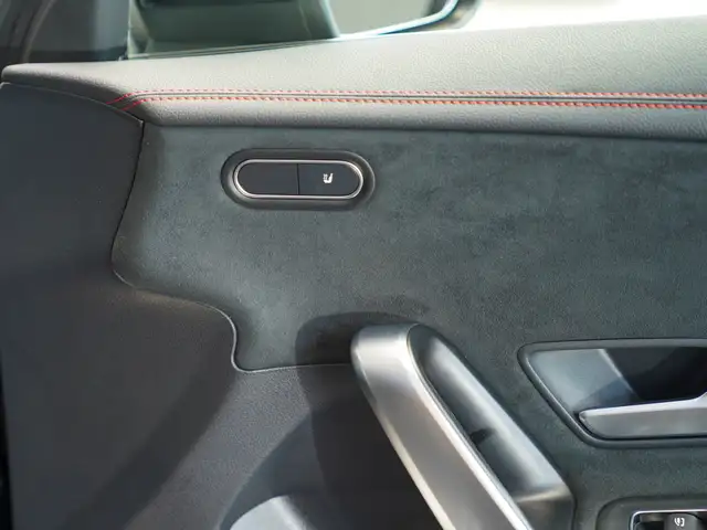Mercedes-Benz CLA view 11