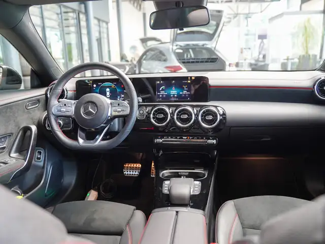 Mercedes-Benz CLA view 14