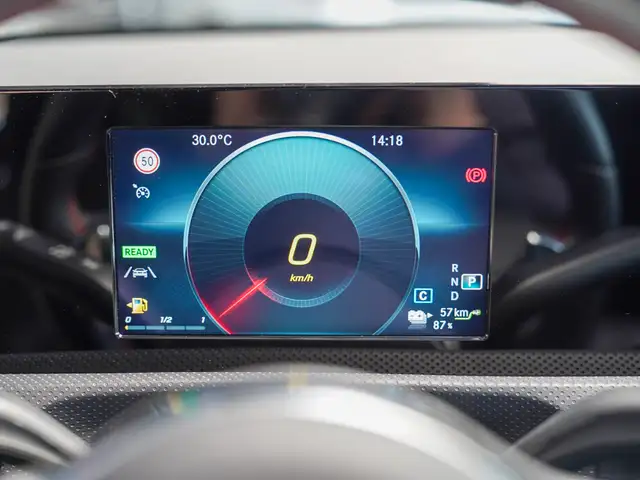 Mercedes-Benz CLA view 18