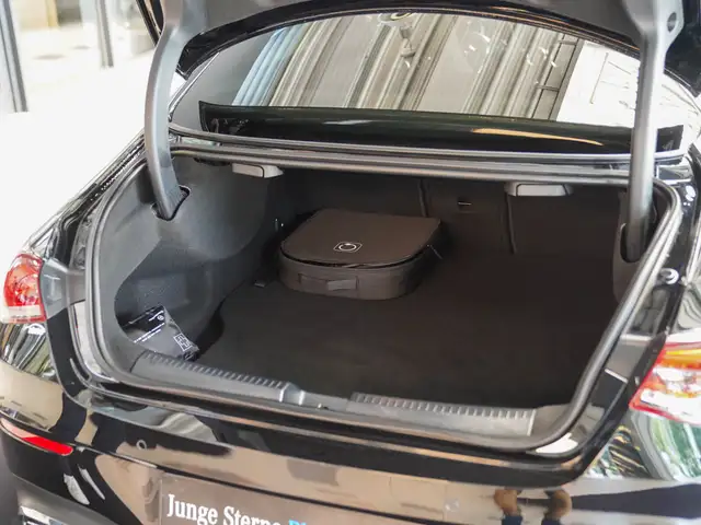 Mercedes-Benz CLA view 5