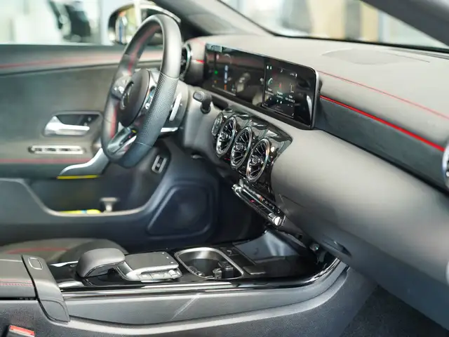 Mercedes-Benz CLA view 10