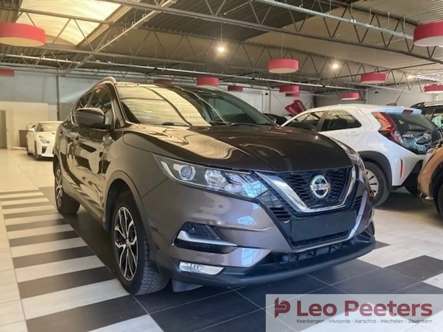 Nissan Qashqai 1.6 BENZINE N-CONNECTA 6MT, incl. extra set wint Brun - 2