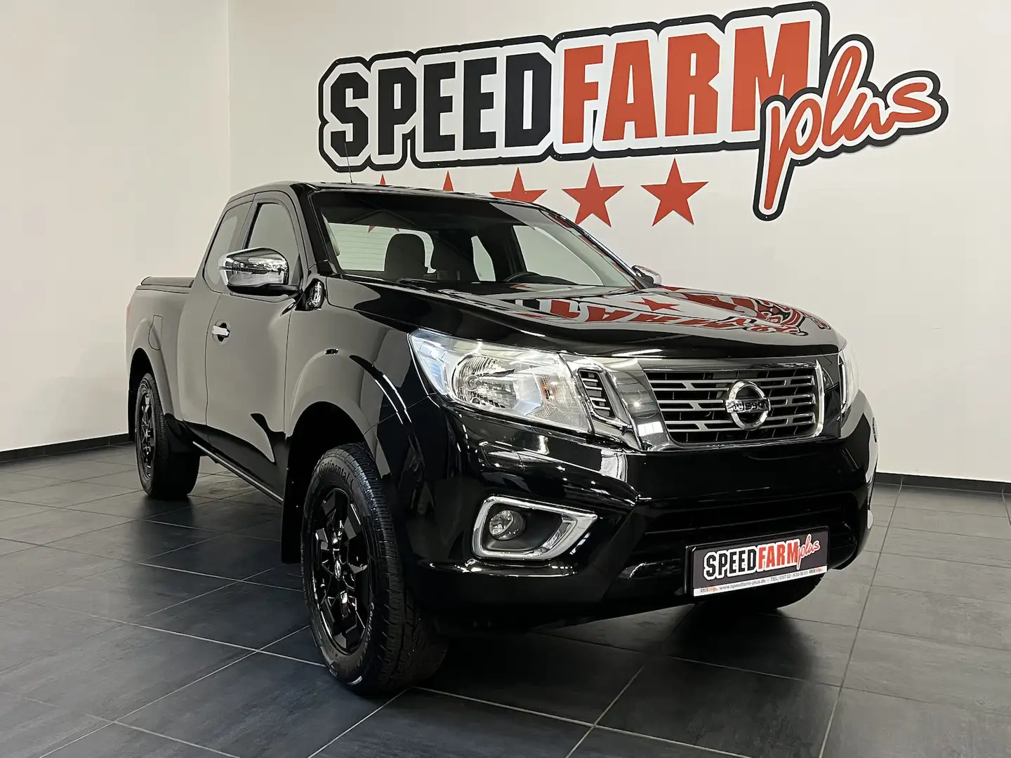 Nissan NP300 Acenta King Cab 4x4 Top Zustand Fekete - 1