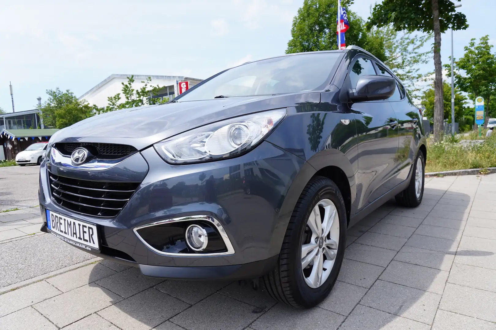 Hyundai iX35 4WD*ALLRAD*1.HAND*TÜV NEU*AHK*LM*KLIMA*136 PS* Gris - 1