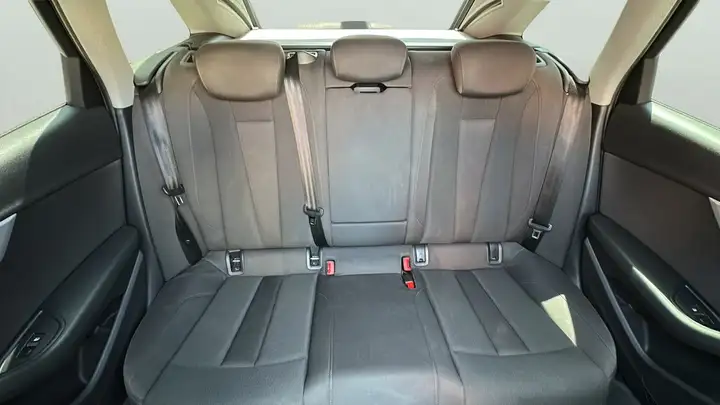 Audi A4 2019, foto 13
