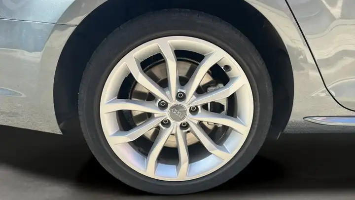 Audi A4 2019, foto 16
