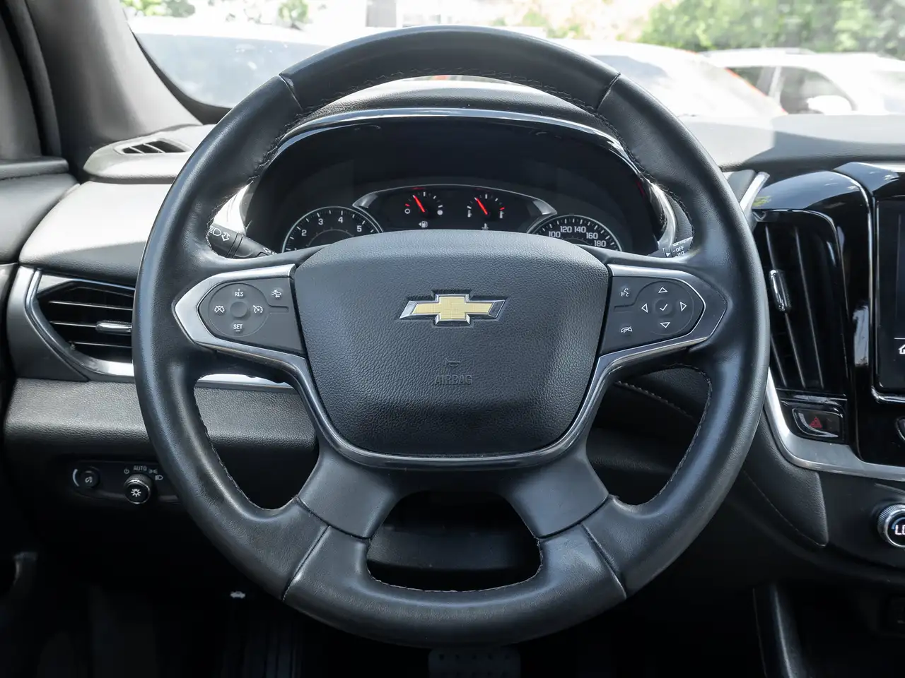 Chevrolet Traverse снимка Chevrolet Traverse