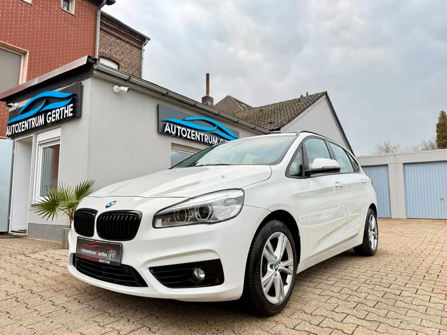 BMW 220 220i 2 Active Tourer Sport *Automatik*Panorama* Blanco - 2
