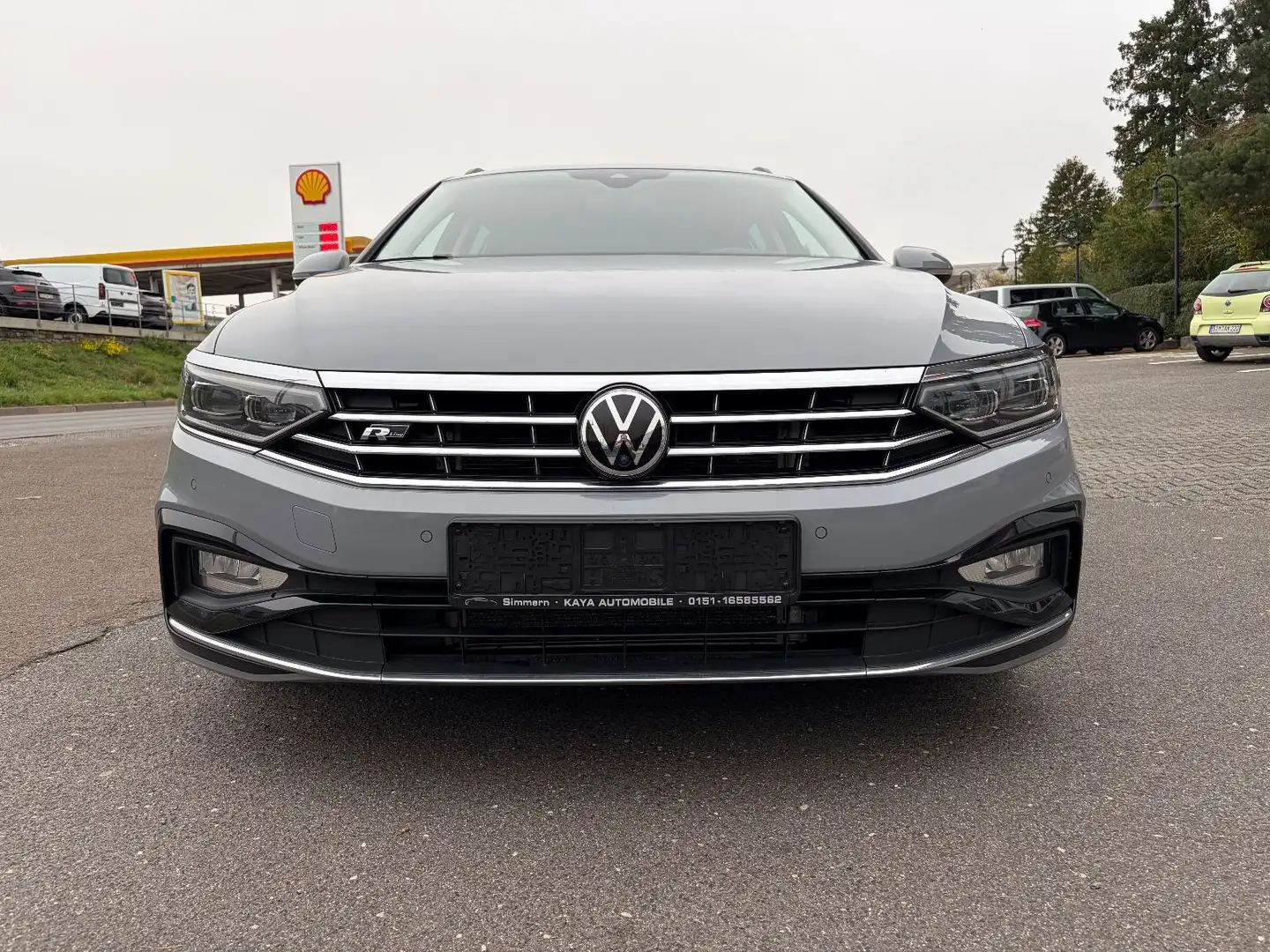 Volkswagen Passat Variant Business 4Motion RLine Grau - 2