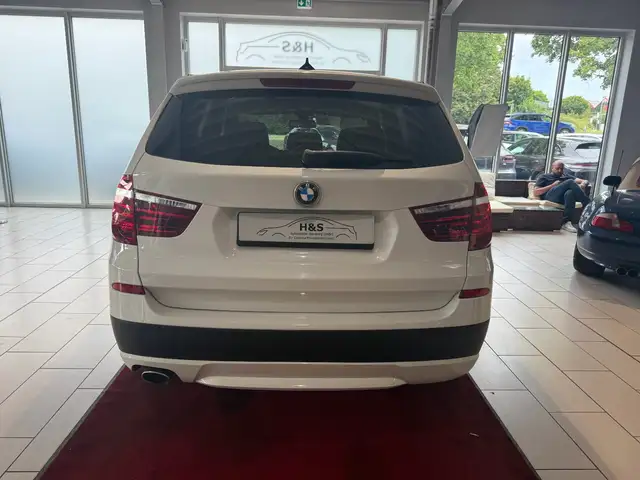 BMW X3 view 8