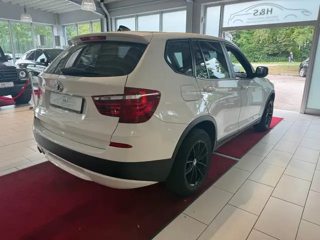 BMW X3 view 4