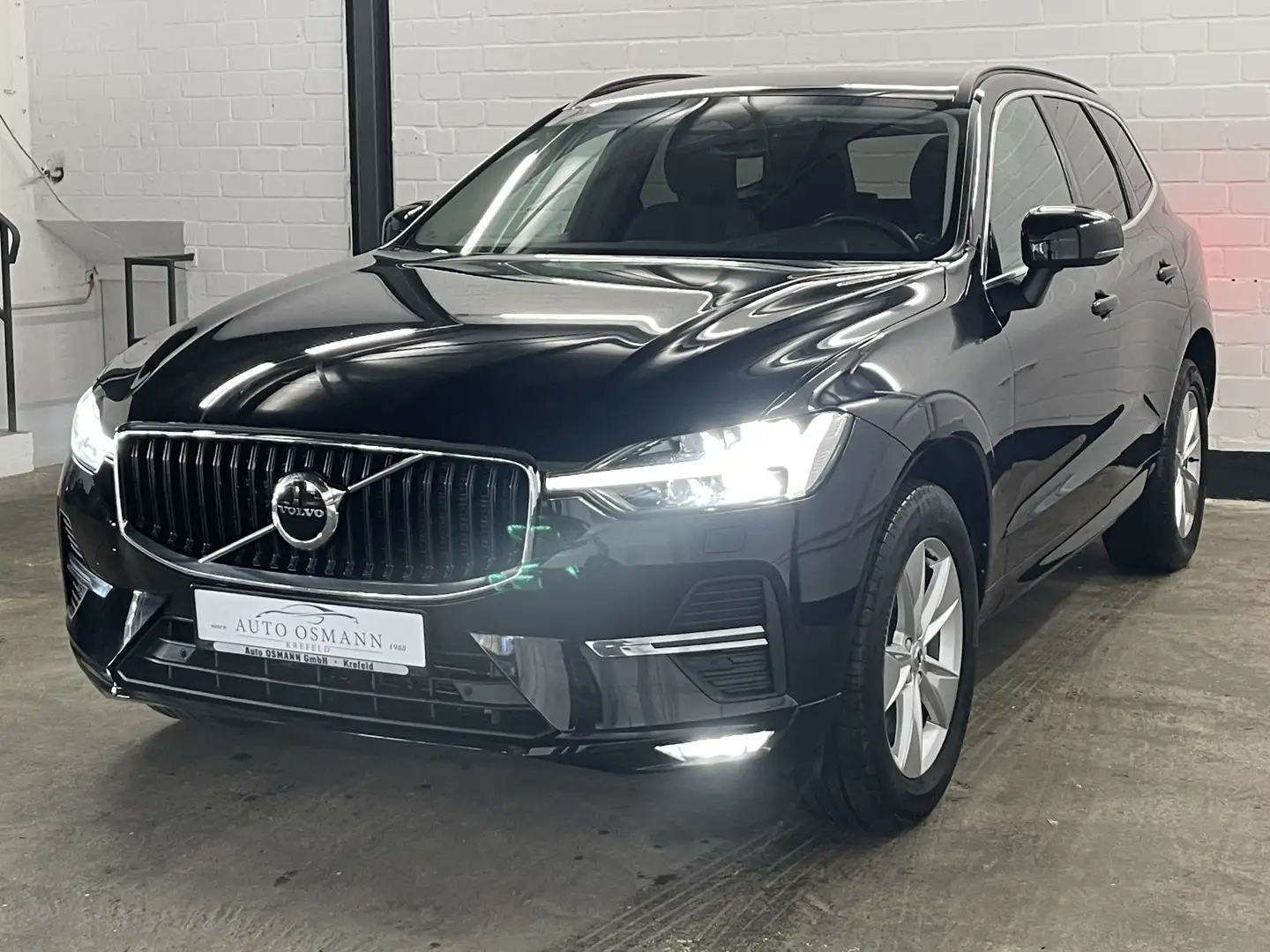Volvo XC60 B4 D Core   AHK   LED   RFK Schwarz - 2