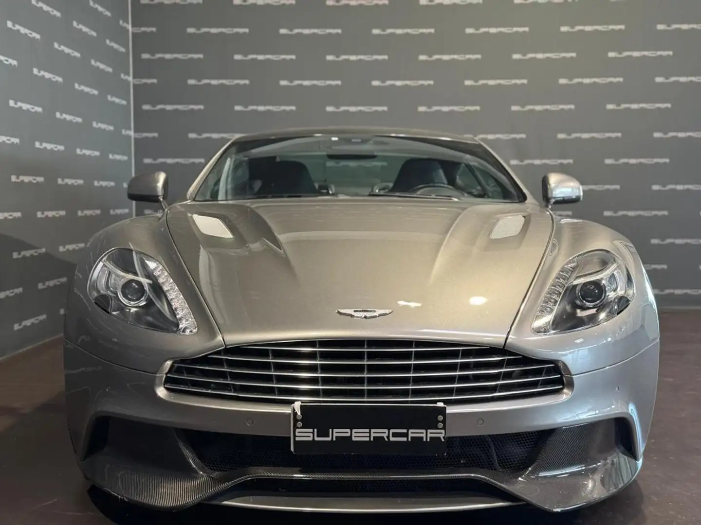Aston Martin V12 Vanquish Vanquish Carbon Coupé Gri - 2