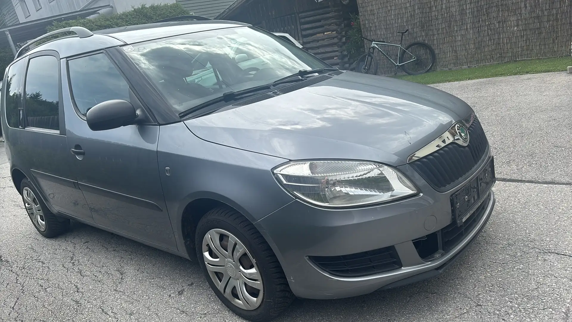 Skoda Roomster Ambition Grau - 1