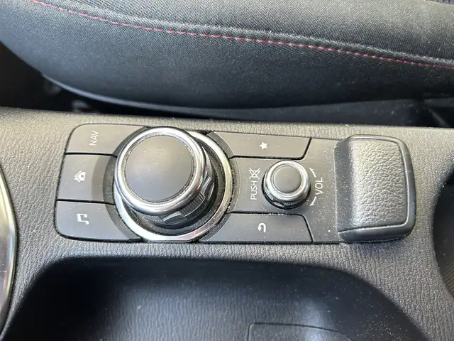 Mazda Mazda2 view 12