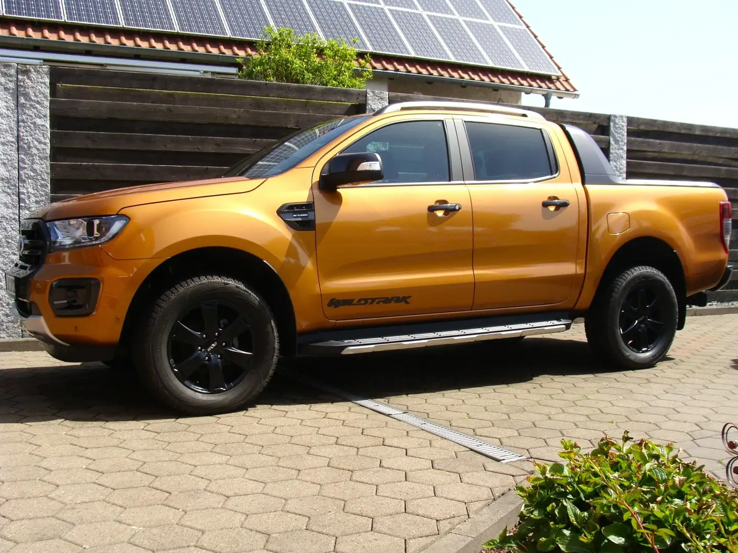 Ford Ranger Ranger Pick Up 4x4 TDCi 2,0 l EcoBlue Autm. Wildtr Orange - 1