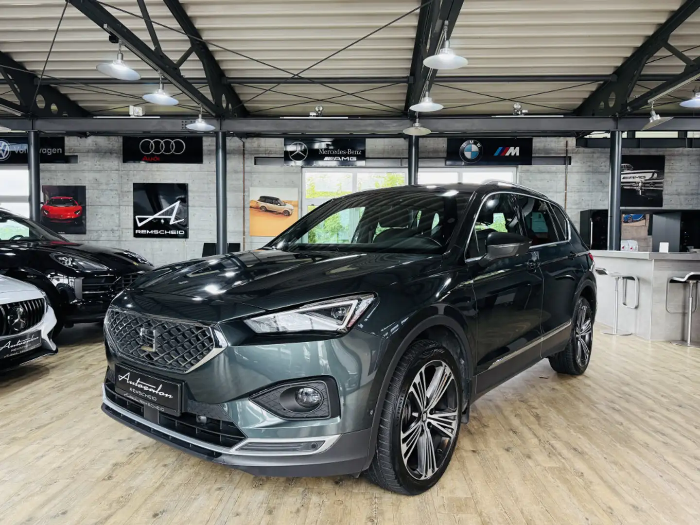 SEAT Tarraco Xcellence 4Drive*7-SITZER*AHK*KAMERA*LED Grün - 1
