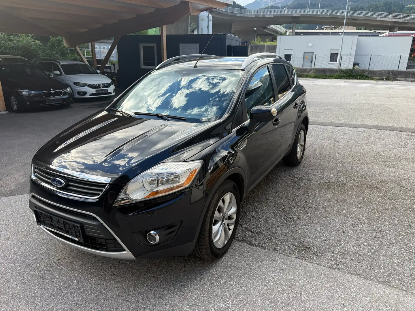 Ford Kuga 2,0 Titanium 4x4 TDCI DPF - 1