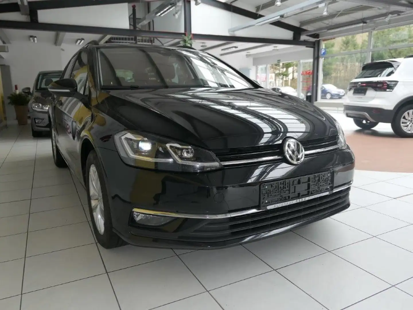 Volkswagen Golf VII Variant 1.5 TSI DSG ACC Navi   DYNAUDIO Schwarz - 2