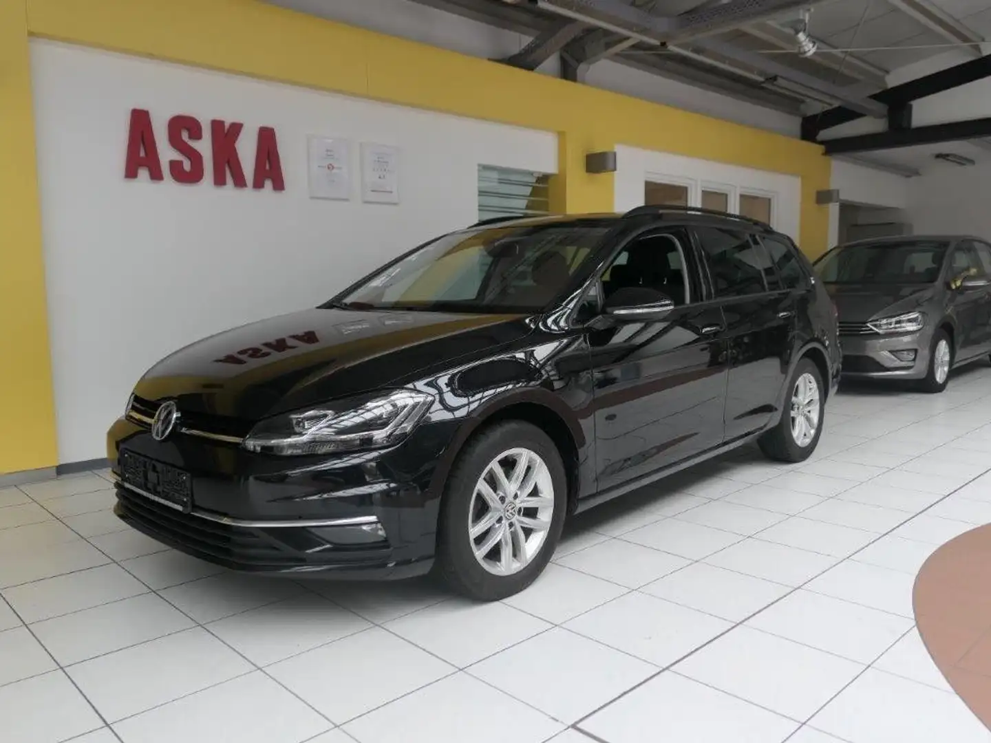 Volkswagen Golf VII Variant 1.5 TSI DSG ACC Navi   DYNAUDIO Schwarz - 1