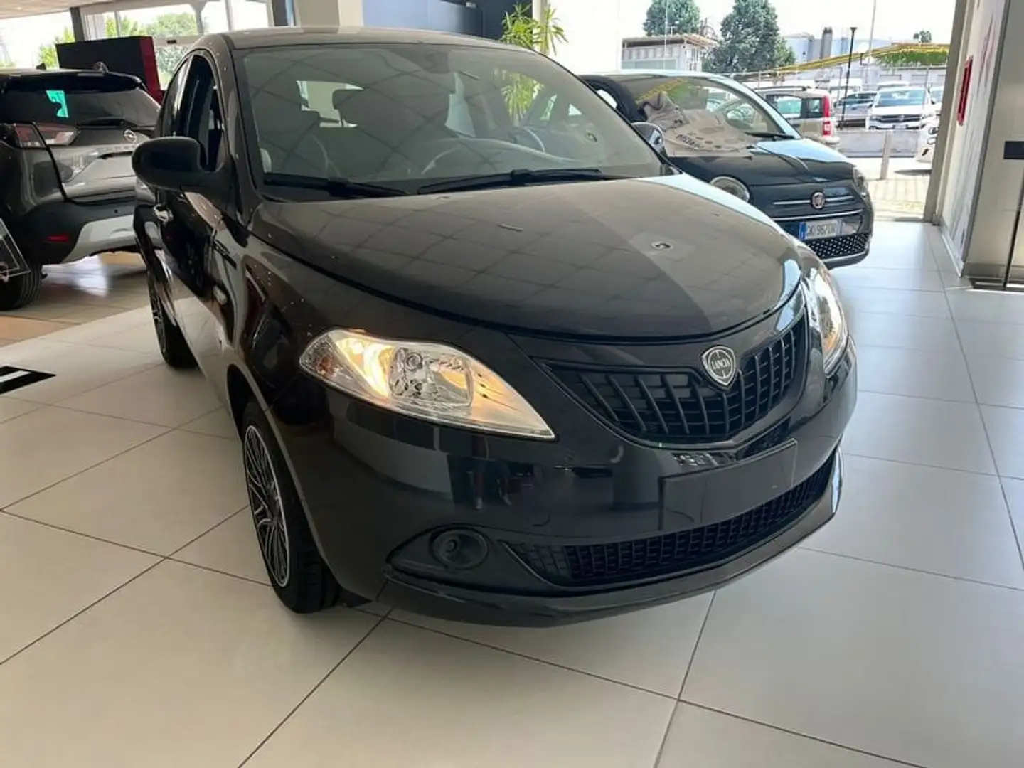 Lancia Ypsilon 1.0 FireFly 5 porte S&S Hybrid Oro Nero - 2