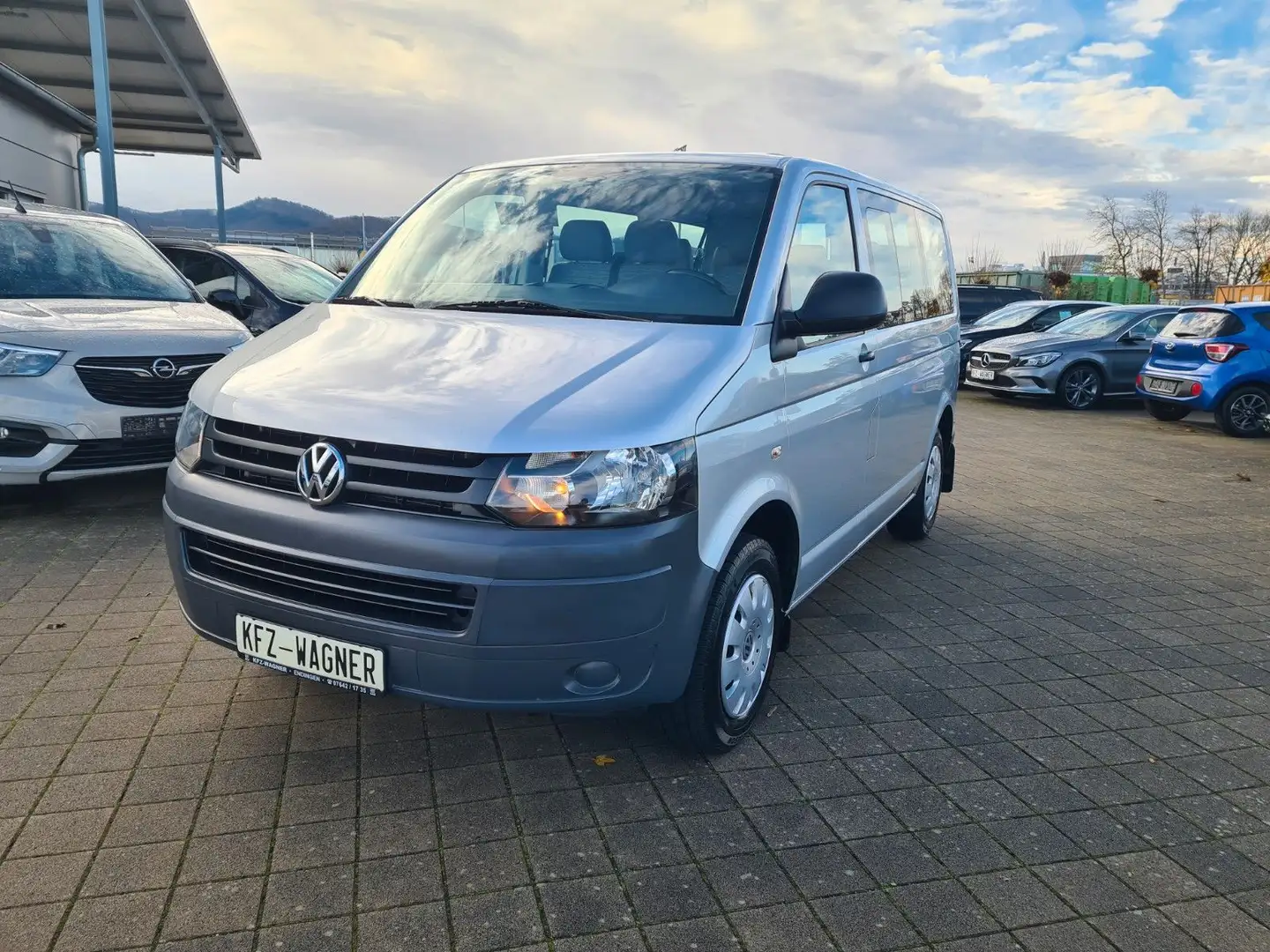 Volkswagen T5 Kombi AHK KLIMA Sehr gepflegt 2.HAND Argent - 2