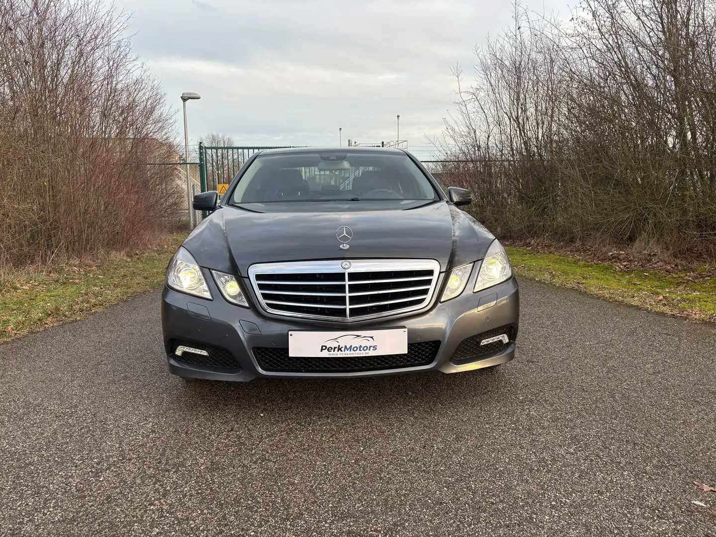 Mercedes-Benz E 200 CDI BlueEFFICIENCY Automatik Avantgarde / Garantie Gris - 2