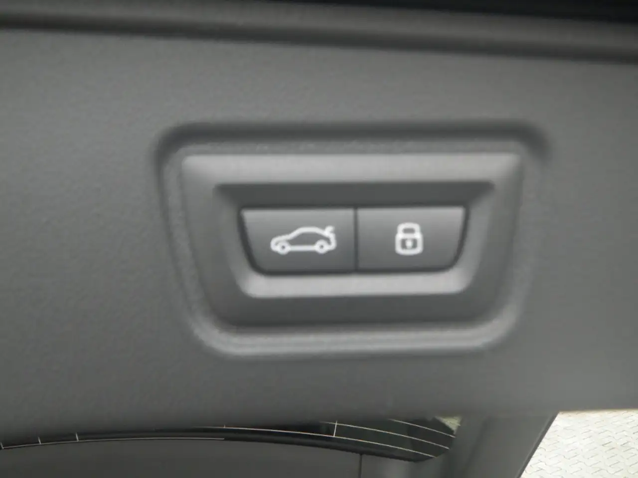 BMW 520 d Touring Sportpaket HUD AHK-klappbar AHK Navi Dig 15