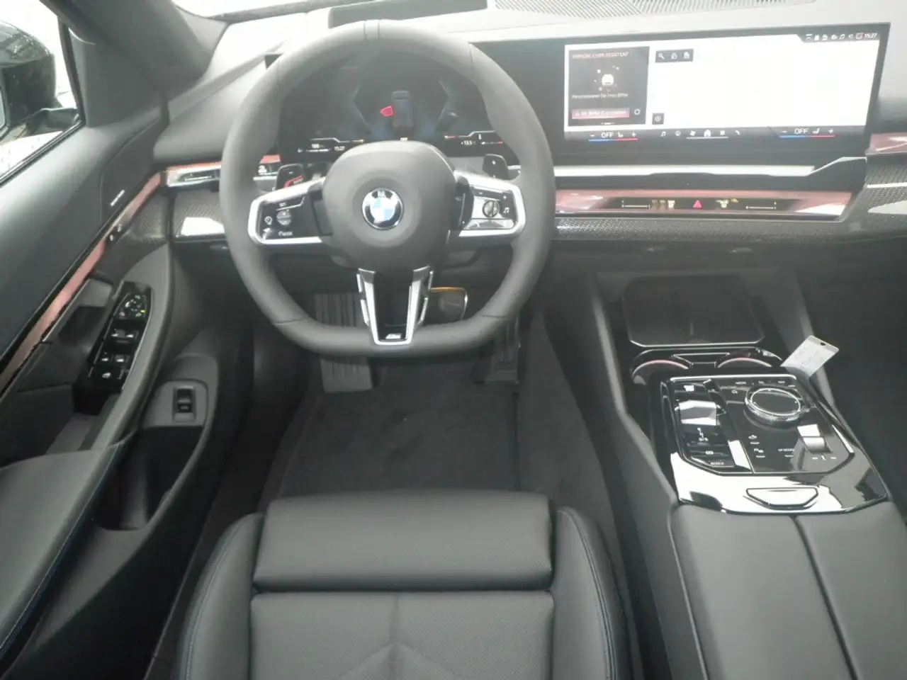 BMW 520 d Touring Sportpaket HUD AHK-klappbar AHK Navi Dig 10