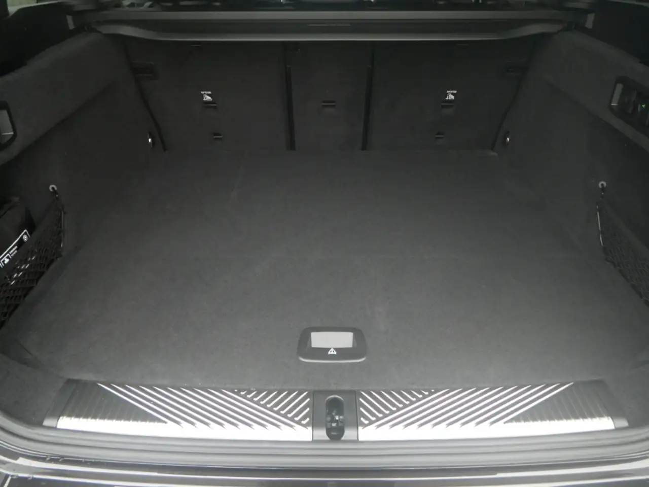 BMW 520 d Touring Sportpaket HUD AHK-klappbar AHK Navi Dig 14