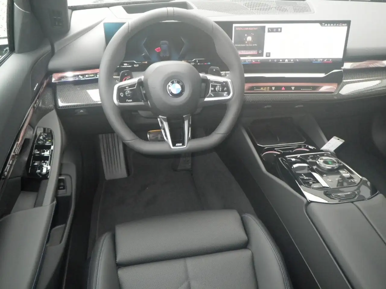 BMW 520 d Touring Sportpaket HUD AHK-klappbar AHK Navi Dig 11